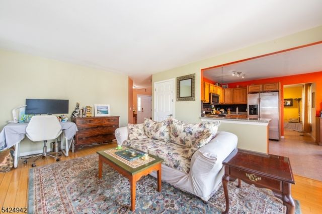 13 Witherwood Dr, Hardyston Twp., NJ 07419