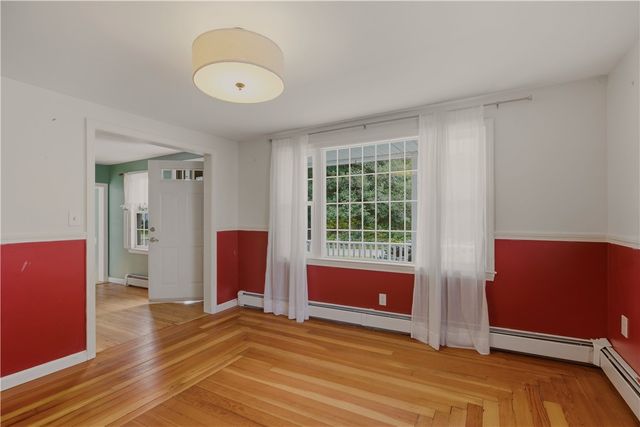 21 King Road, Tiverton, RI 02878