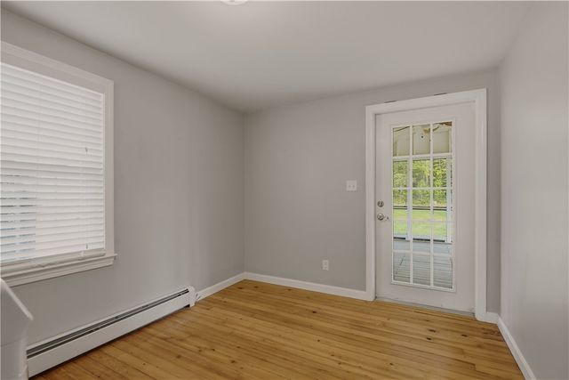21 King Road, Tiverton, RI 02878
