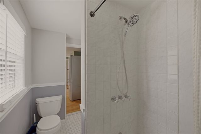 21 King Road, Tiverton, RI 02878