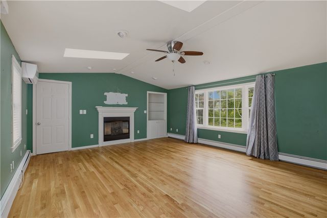 21 King Road, Tiverton, RI 02878