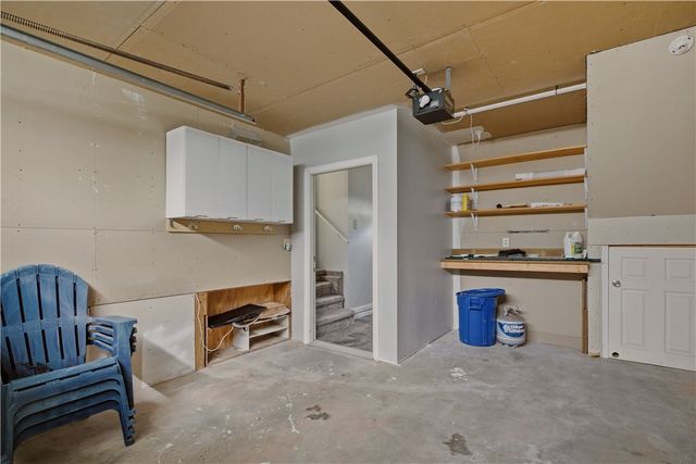 21 King Road, Tiverton, RI 02878
