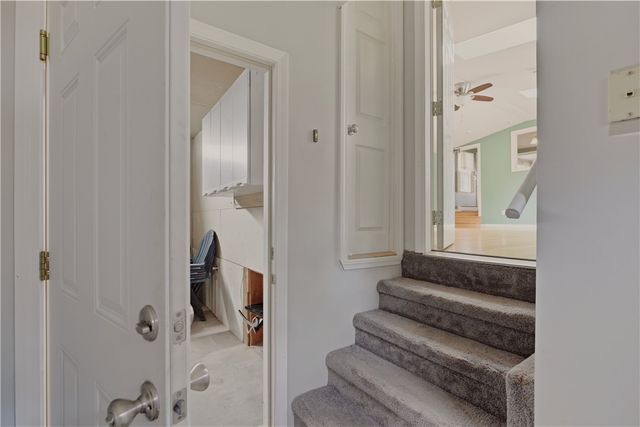 21 King Road, Tiverton, RI 02878
