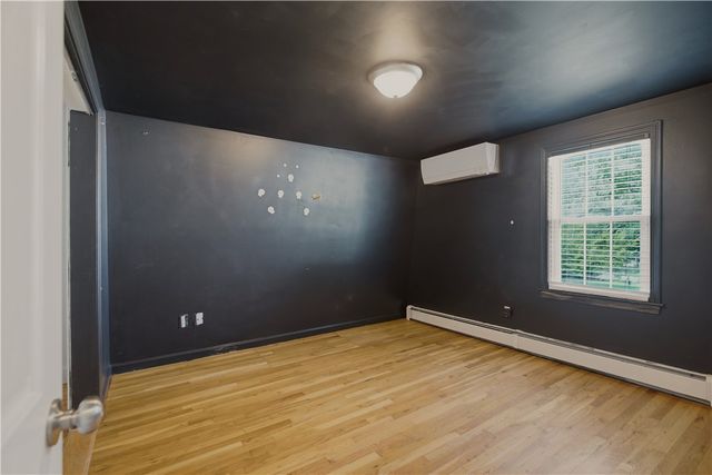 21 King Road, Tiverton, RI 02878