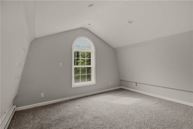 21 King Road, Tiverton, RI 02878