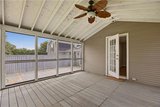 21 King Road, Tiverton, RI 02878