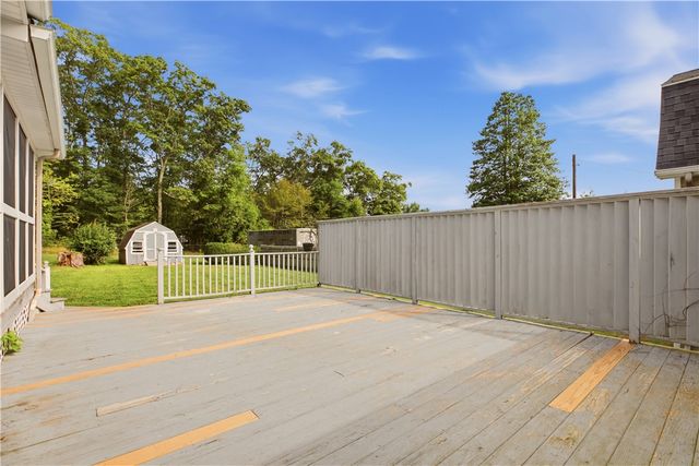 21 King Road, Tiverton, RI 02878
