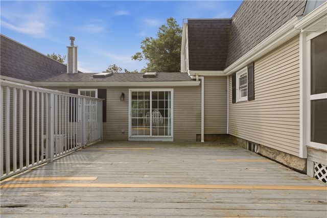 21 King Road, Tiverton, RI 02878