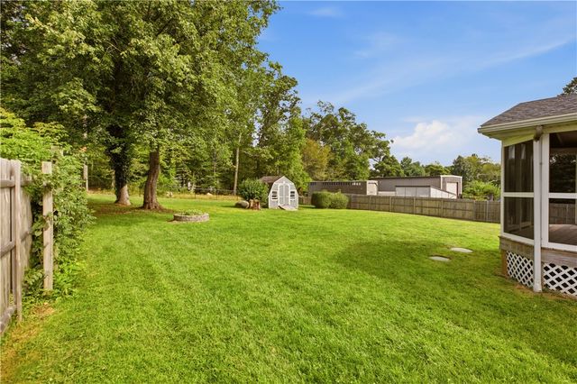 21 King Road, Tiverton, RI 02878