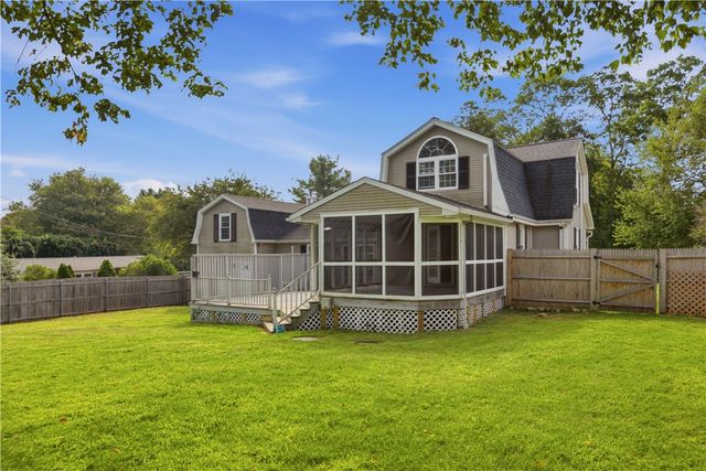 21 King Road, Tiverton, RI 02878