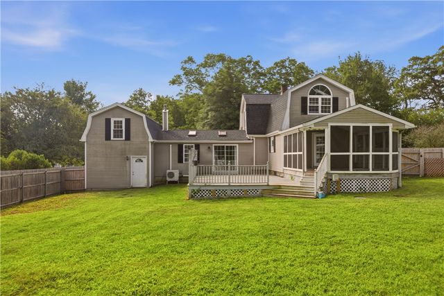 21 King Road, Tiverton, RI 02878