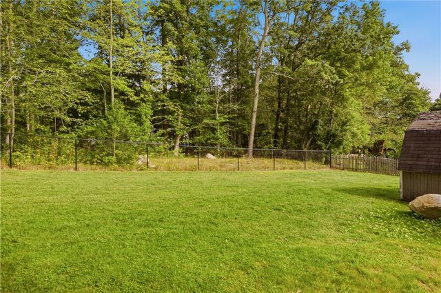 21 King Road, Tiverton, RI 02878