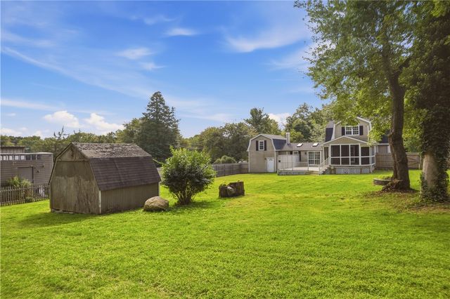 21 King Road, Tiverton, RI 02878