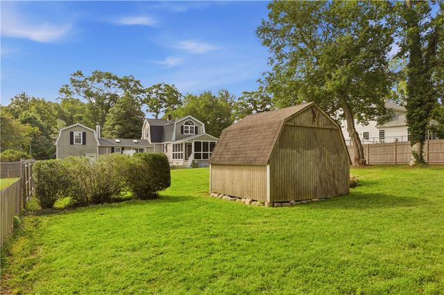 21 King Road, Tiverton, RI 02878