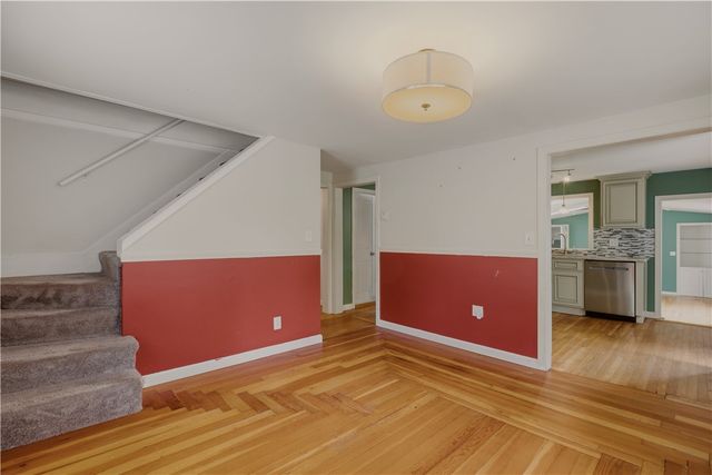 21 King Road, Tiverton, RI 02878