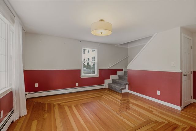 21 King Road, Tiverton, RI 02878