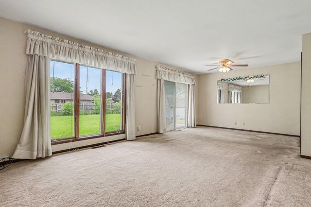 1436 W 94th Avenue, Crown Point, IN 46307