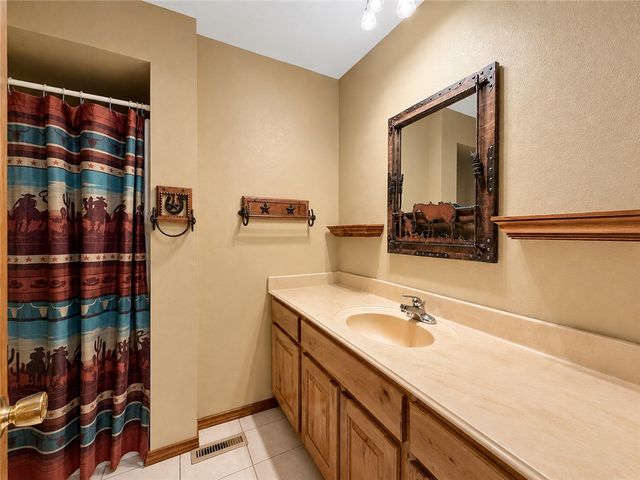 11651 Amy Avenue, Rogers, AR 72756