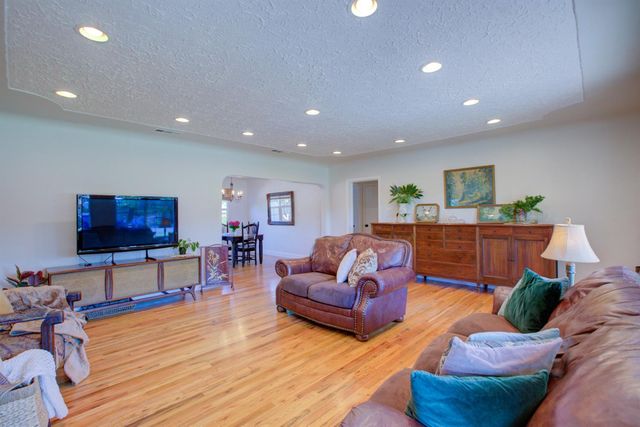 1305 Fiori Ave, Modesto, CA 95350