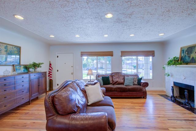 1305 Fiori Ave, Modesto, CA 95350