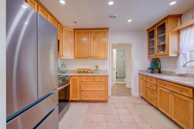 1305 Fiori Ave, Modesto, CA 95350