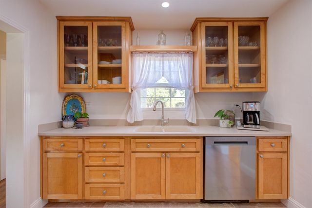 1305 Fiori Ave, Modesto, CA 95350