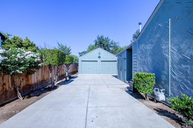 1305 Fiori Ave, Modesto, CA 95350