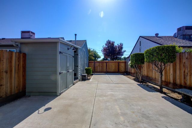 1305 Fiori Ave, Modesto, CA 95350