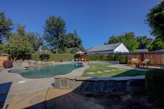 1305 Fiori Ave, Modesto, CA 95350