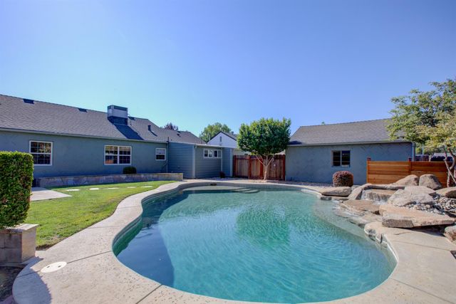 1305 Fiori Ave, Modesto, CA 95350