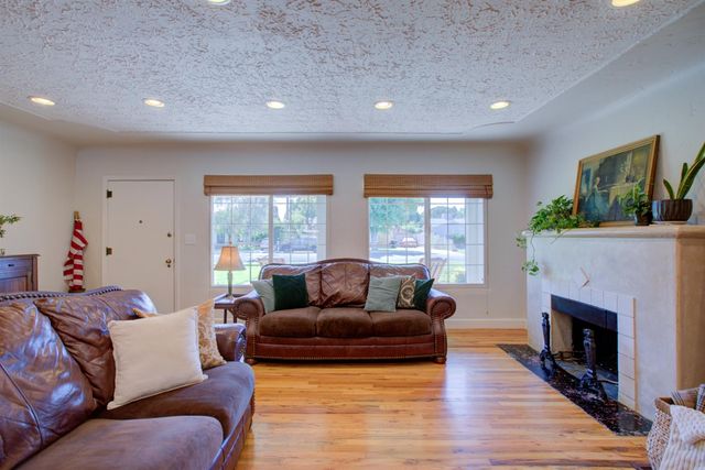 1305 Fiori Ave, Modesto, CA 95350