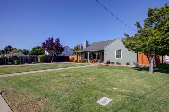 1305 Fiori Ave, Modesto, CA 95350