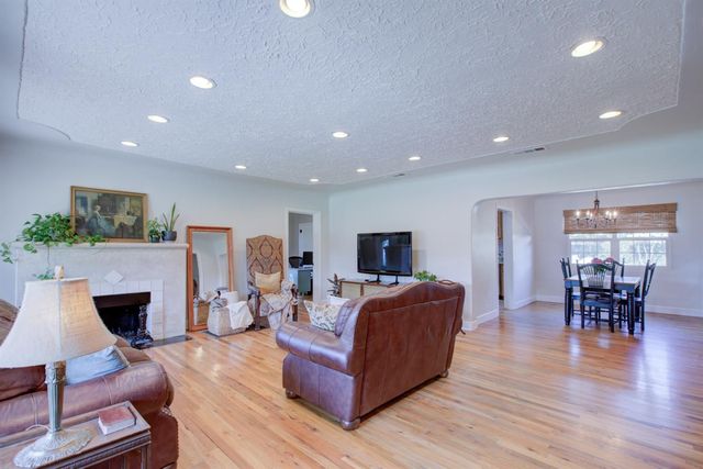 1305 Fiori Ave, Modesto, CA 95350