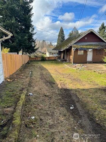 8633 S Thompson Avenue, Tacoma, WA 98444