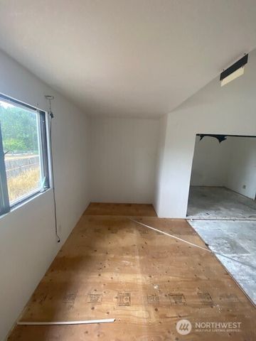 8633 S Thompson Avenue, Tacoma, WA 98444