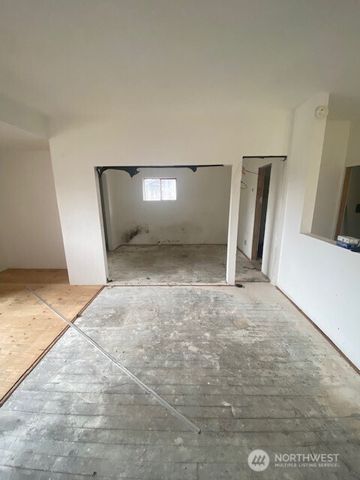 8633 S Thompson Avenue, Tacoma, WA 98444