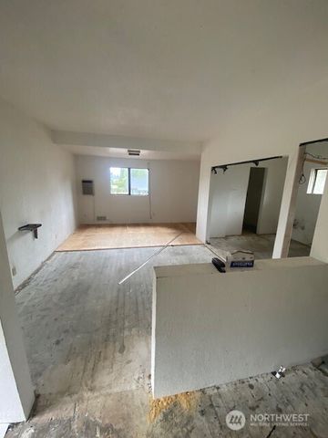 8633 S Thompson Avenue, Tacoma, WA 98444