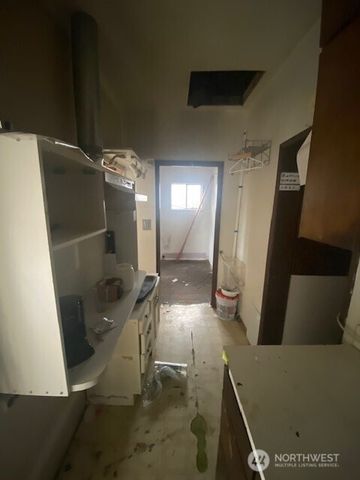 8633 S Thompson Avenue, Tacoma, WA 98444