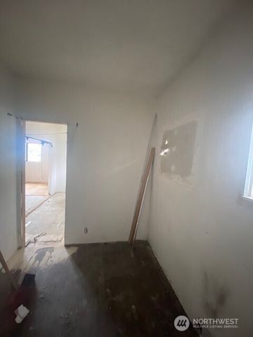 8633 S Thompson Avenue, Tacoma, WA 98444