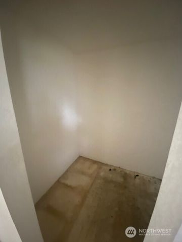 8633 S Thompson Avenue, Tacoma, WA 98444