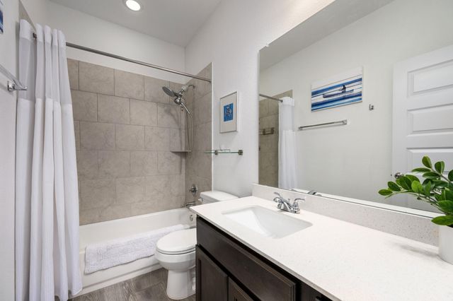 21006 Santa Rosa Ave, Lago Vista, TX 78645
