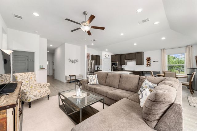 21006 Santa Rosa Ave, Lago Vista, TX 78645