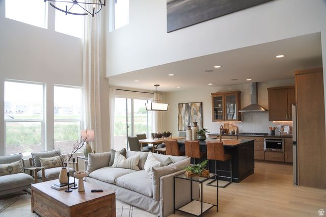 5399 S CENTURY WAY, Riverdale, UT 84405