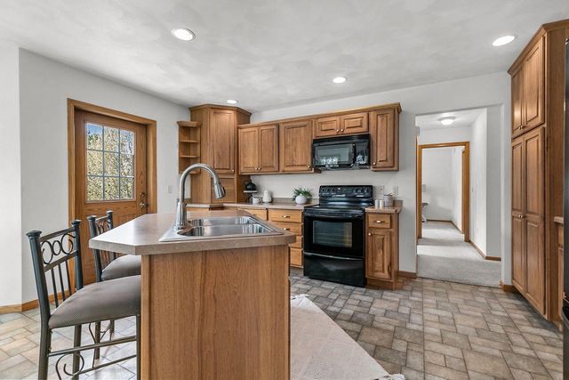 118 HONEYSUCKLE DRIVE, Hortonville, WI 54944
