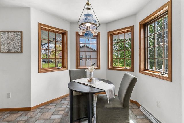 118 HONEYSUCKLE DRIVE, Hortonville, WI 54944