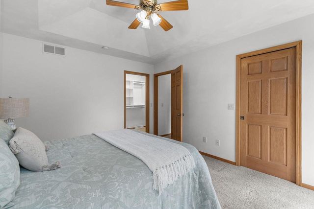 118 HONEYSUCKLE DRIVE, Hortonville, WI 54944