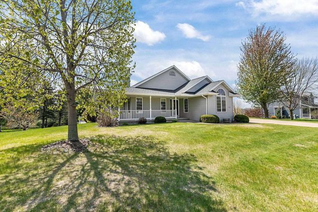 118 HONEYSUCKLE DRIVE, Hortonville, WI 54944