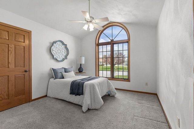 118 HONEYSUCKLE DRIVE, Hortonville, WI 54944