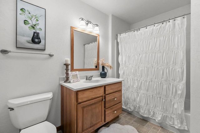 118 HONEYSUCKLE DRIVE, Hortonville, WI 54944