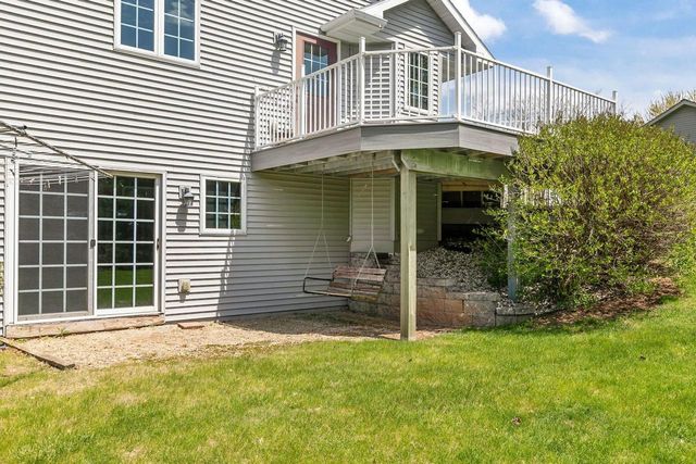 118 HONEYSUCKLE DRIVE, Hortonville, WI 54944